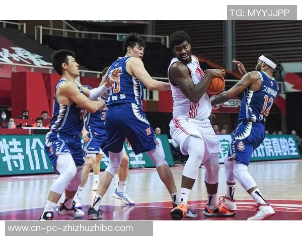 火箭队与上海球队激战正酣谁将赢得这场篮球盛宴的胜利